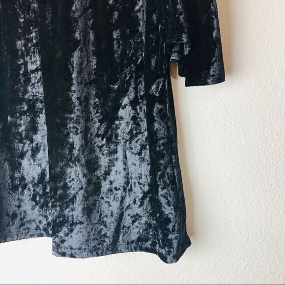 NWOT Francesca’s Collections Black Velvet Off Shoulder Top Small - Picture 5 of 7